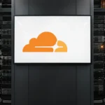 Официальный знак Cloudflare на встроенном дисплее в серверной