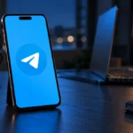 Официальный знак Telegram на экране телефона при проверке кода входа
