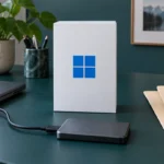 Знак Windows рядом с отдельным накопителем и папками для копирования
