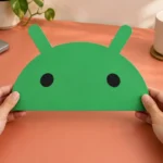 Знак Android рядом с телефоном для проверки рекламы
